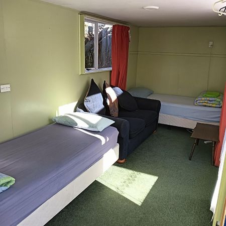 Annies Nirvana Lodge Backpackers ทาคาคา ภายนอก รูปภาพ