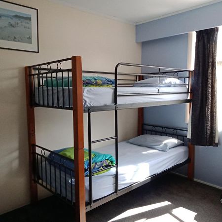 Annies Nirvana Lodge Backpackers ทาคาคา ภายนอก รูปภาพ
