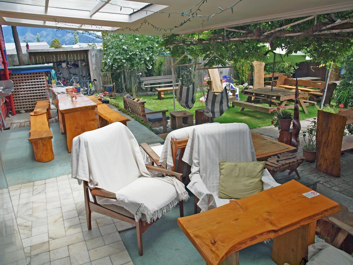 Annies Nirvana Lodge Backpackers ทาคาคา ภายนอก รูปภาพ