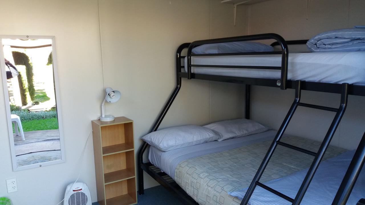 Annies Nirvana Lodge Backpackers ทาคาคา ภายนอก รูปภาพ