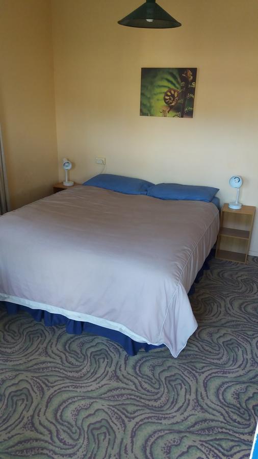 Annies Nirvana Lodge Backpackers ทาคาคา ภายนอก รูปภาพ
