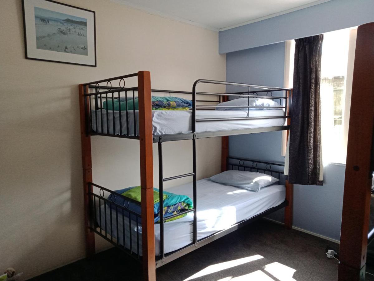 Annies Nirvana Lodge Backpackers ทาคาคา ภายนอก รูปภาพ
