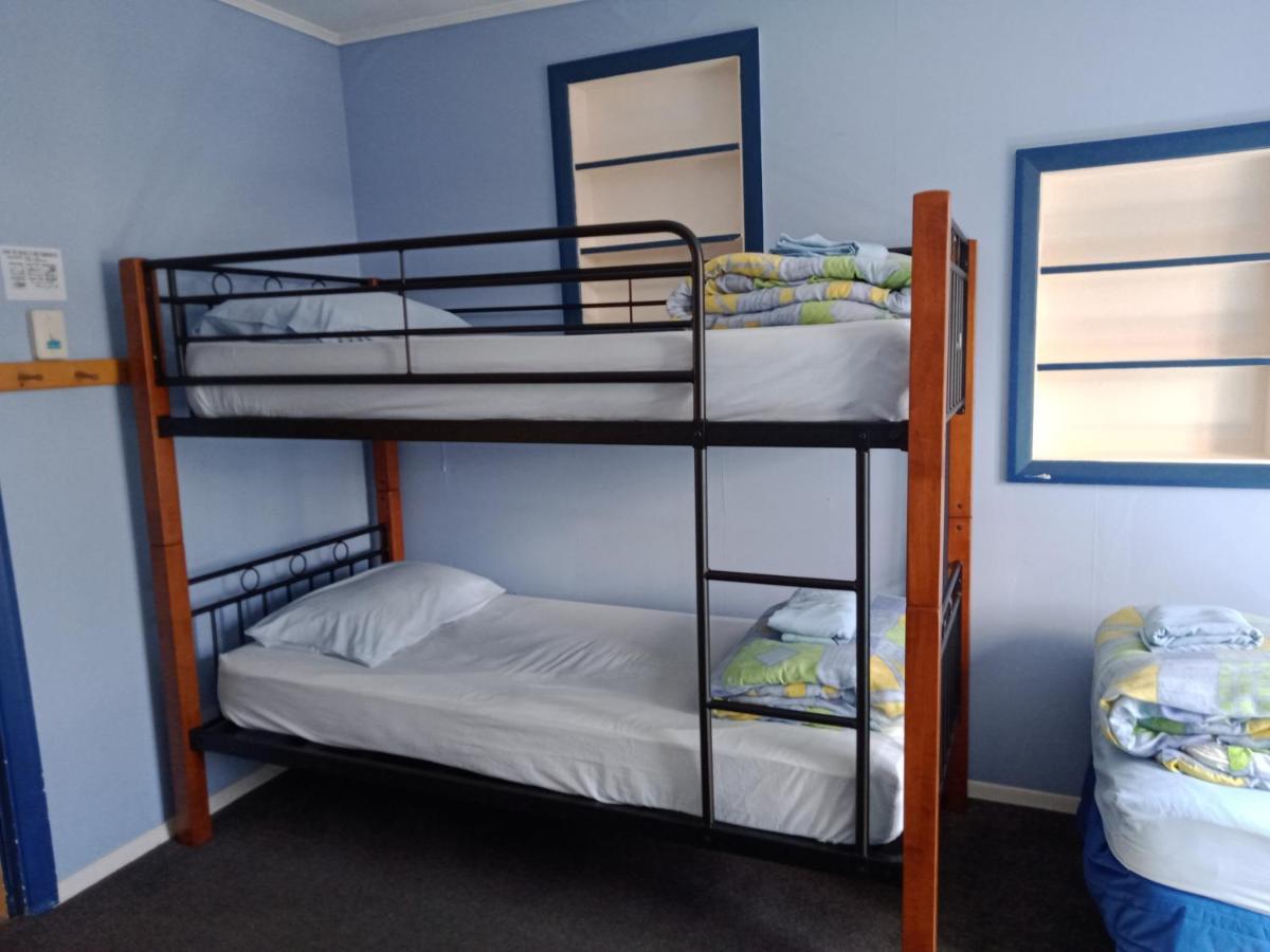 Annies Nirvana Lodge Backpackers ทาคาคา ภายนอก รูปภาพ
